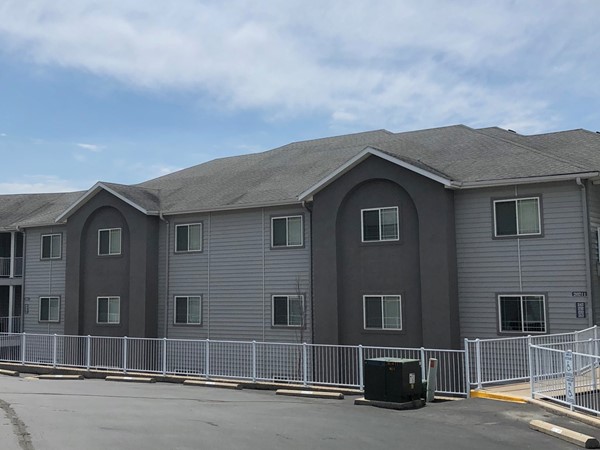 Forest Pointe Condos offer plenty of parking as well as garages