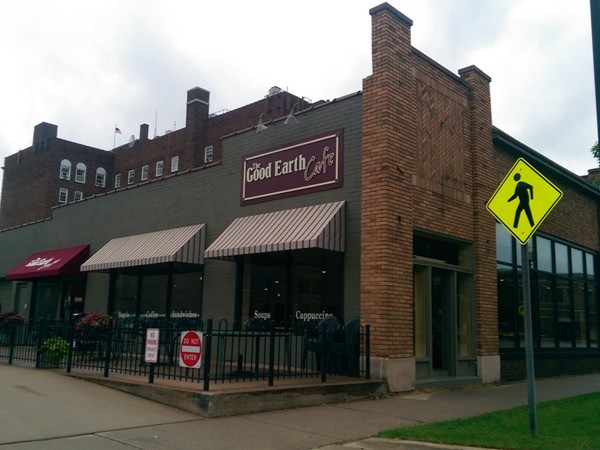 Great bagels, coffee, salads, soups, and sandwiches in Downtown Holland!  Check them out