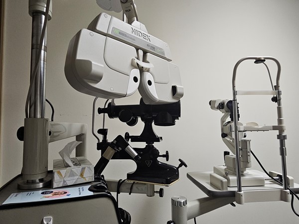 The EyeDoctors Optometrists is always clean and has a friendly staff