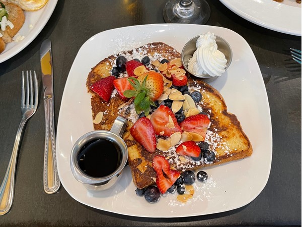 Yummy, delish French toast at Aroma Bistro.  As you can see, it's loaded with fresh fruit and nuts