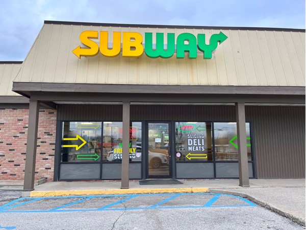 Easy access from I-75 freeway.  No drive through window but nice service.  