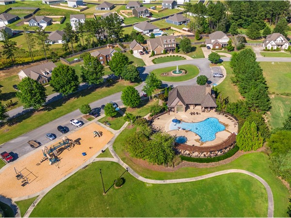 Park and pool at Doss Ferry
