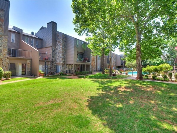 Close to the heart of NW OKC, Six Thousand Penn Apartments are amazing with true city living 