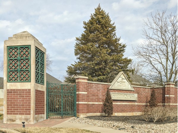 East side of Saddleridge entrance in February 2020