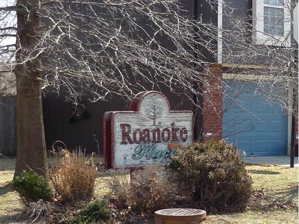 The sign at the entrance to Roanoke Place