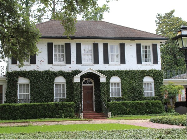 The Monroe Garden District is an established neighborhood with unique architecture