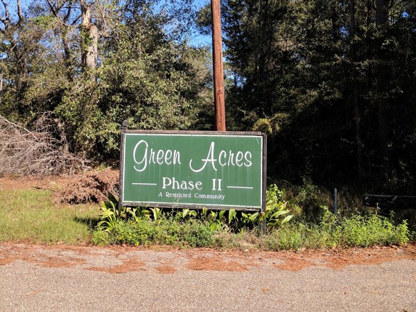 Green Acres is the place for you! Located on N. Coburn Rd in Hammond