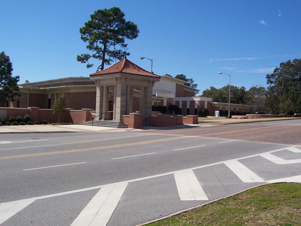 Entrance to the University of South Alabama.