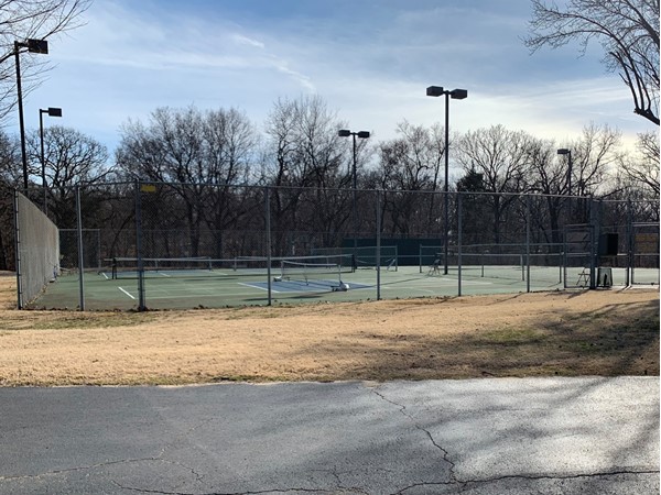 Tennis and pickle ball court in The Coves