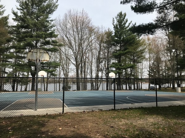 Basketball courts at Sandy Pines