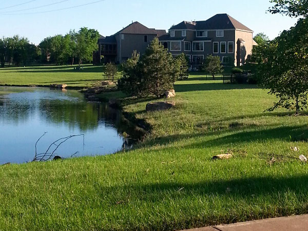 Colton Lakes: Large lots, newer homes, lakefront living!
