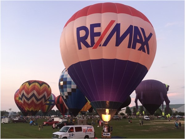 Awesome Balloon Glow Fest