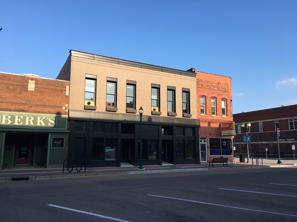 This beautifully remodeled building in Downtown Cedar Falls is ready for a new business to move in!