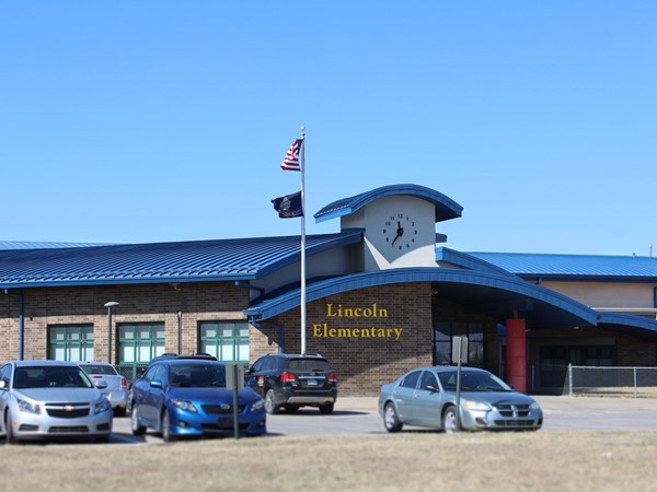 Lincoln Elementary school