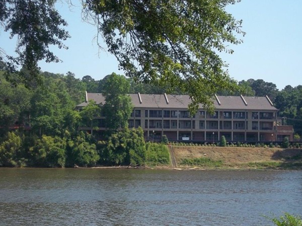 Riverwalk luxury condos and retail shops on the beautiful Black Warrior River, across from Rivermont