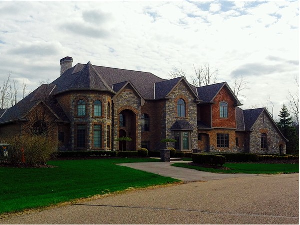 An example of the stately homes in the Meadows of Grand Blanc