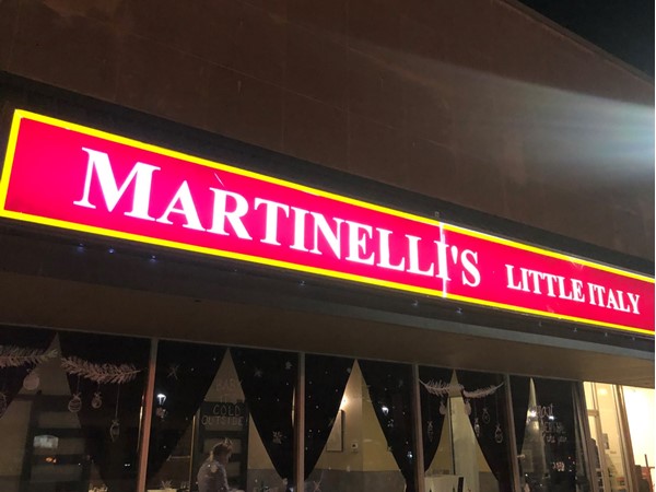 Martinelli's has delicious Italian food