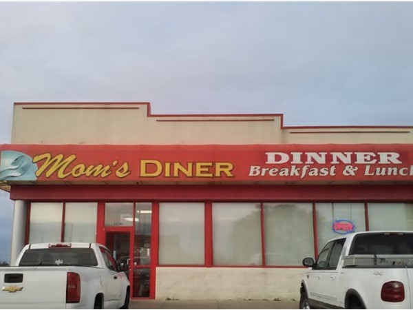 Mom’s Diner has good old fashioned home cooking 