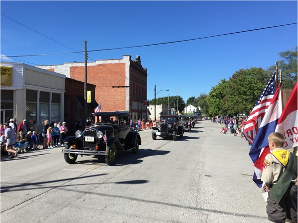 Classic cars came out for the Pioneer Days Parade