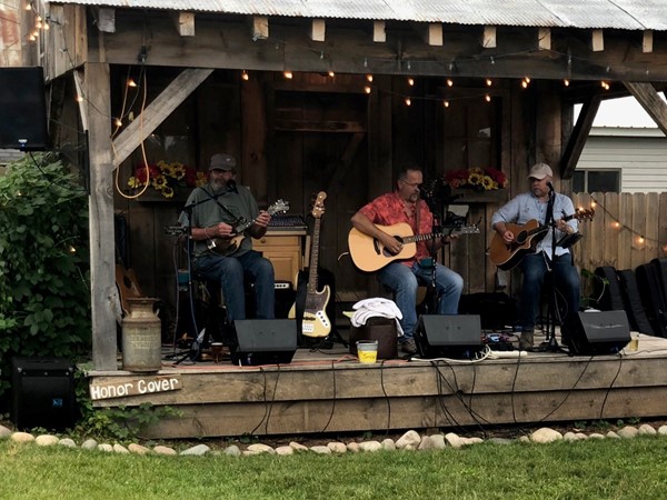 Music and dancing at Lake Ann Brewery! Plus cold beer and Stone Oven Pizza