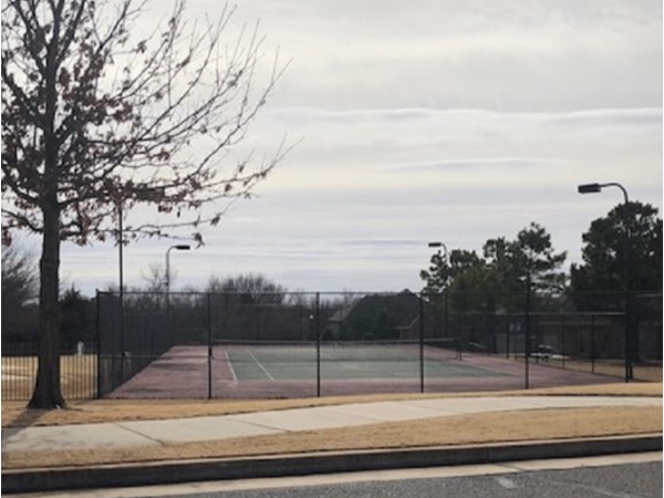 Tennis courts in Oak Tree Park