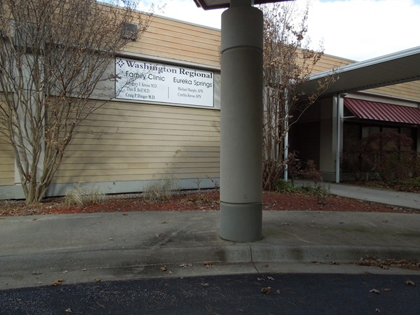 Main entrance for Washington Regional Family Clinic - Eureka Springs