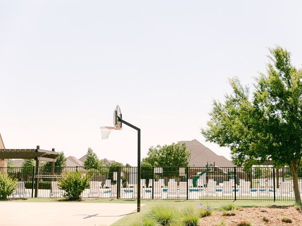Wonderful pool and basketball court in Deer Creek Park