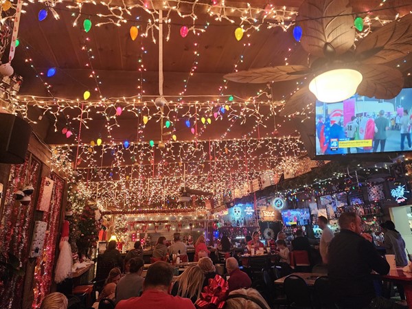 Have you been to Tipsy Taco during the Holidays! They go all out
