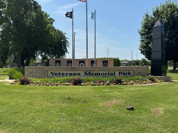 Beautiful entrance to Veterans Park in Moore