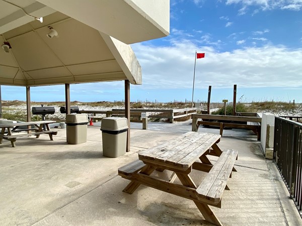 Island Winds West grills and boardwalk area