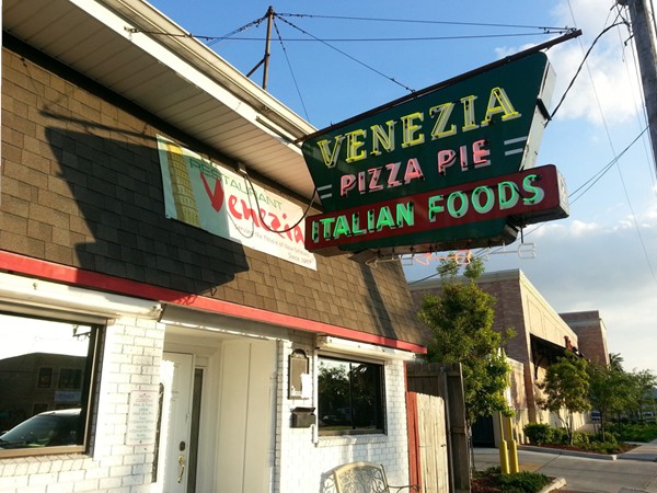 A Mid-City favorite since the 1950s.  Venezia is home of the definitive "old school" PIZZA PIE!