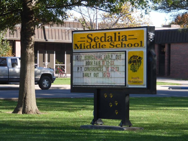 Sedalia Middle School serves 737 students in 5th and 6th grade. SMS is located at 2205 S. Ingram
