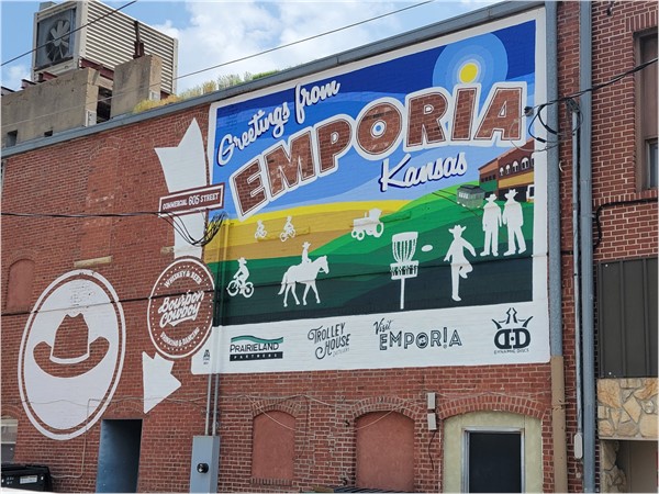 Love the vibrant colors in this mural! What a warm welcome to Emporia
