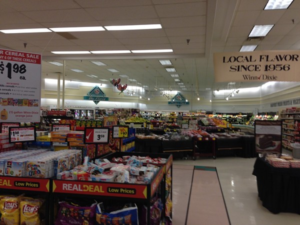 Winn Dixie Supermarket conveniently located by Carrington Place and Rolling Meadows subdivisions