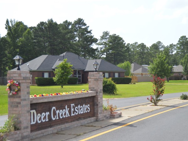 Deer Creek Estates well-maintained entrance