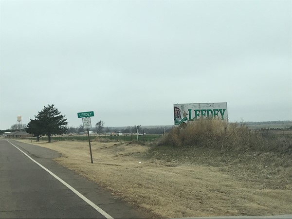 If you love small town living in a beautiful part of Western Oklahoma, you must check out Leedey 