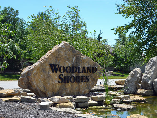 Lavish landscaping in Woodland Shores - One of the most beautifully landscaped communities
