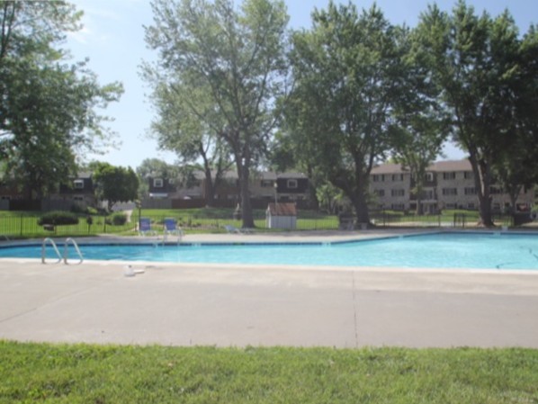 Greenbrier townhome pool 