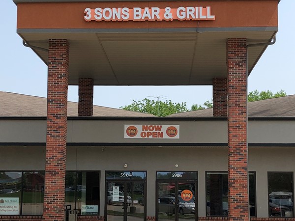 3 Sons Bar & Grill