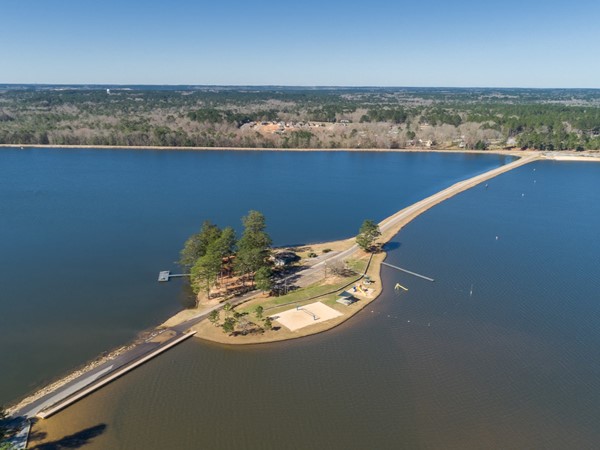 Lake Serene, Oak Grove Community in Hattiesburg, view from a drone