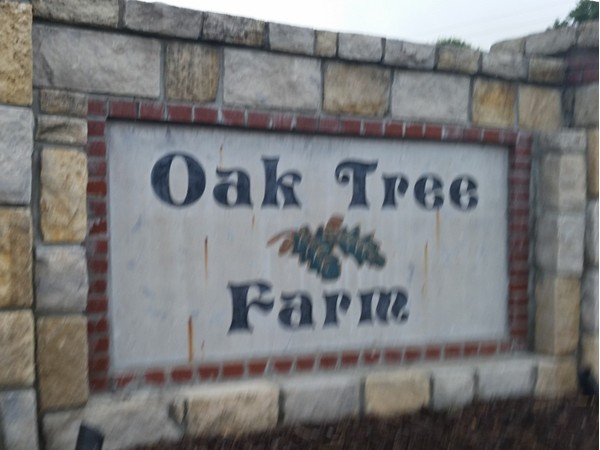 Entrance to Oak Tee Farm