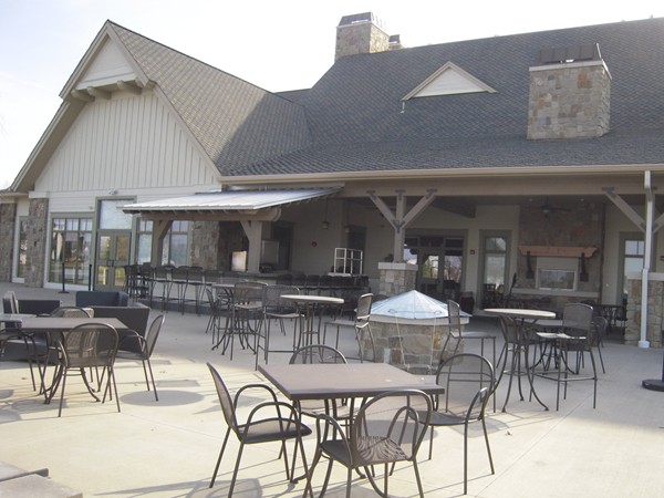 Patio dining at Firerock Grille