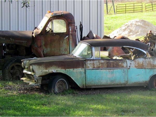 Cars of days gone by in Gillsburg, MS