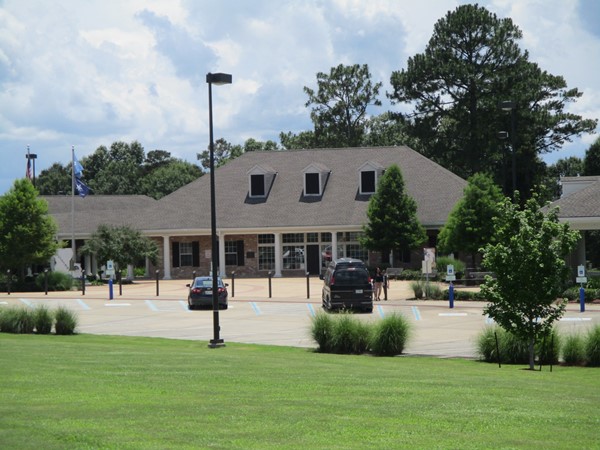 This rest stop on l-55 southbound was recently built and one of most modern in the nation