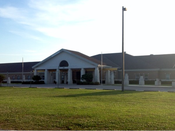 Daphne East Elementary School has a great location and is next to the middle school