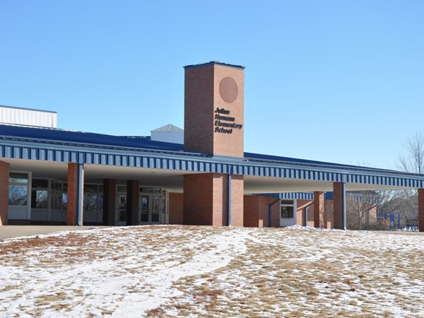 Humann Elementary School is located in Cripple Creek - Southeast Lincoln, NE http://wp.lps.org/human
