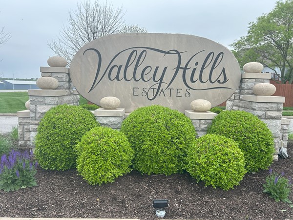 Main entrance to the Valley Hills Estates neighborhood
