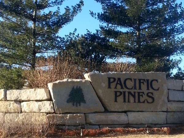 Pacific Pines entrance