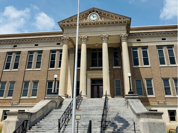 The Limestone County Court House is a beautiful building. Great history here in Athens, AL