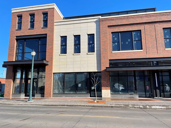 The new building located at the corner of 3rd and Main has great retail and office space